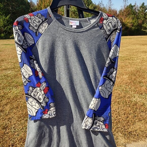 LuLaRoe Tops - LuLaRoe Presidents Day Shirt Size Small